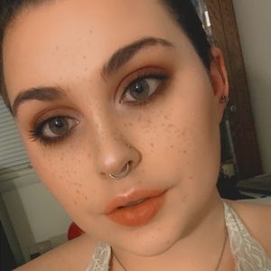 Meet your Posher, Dinah